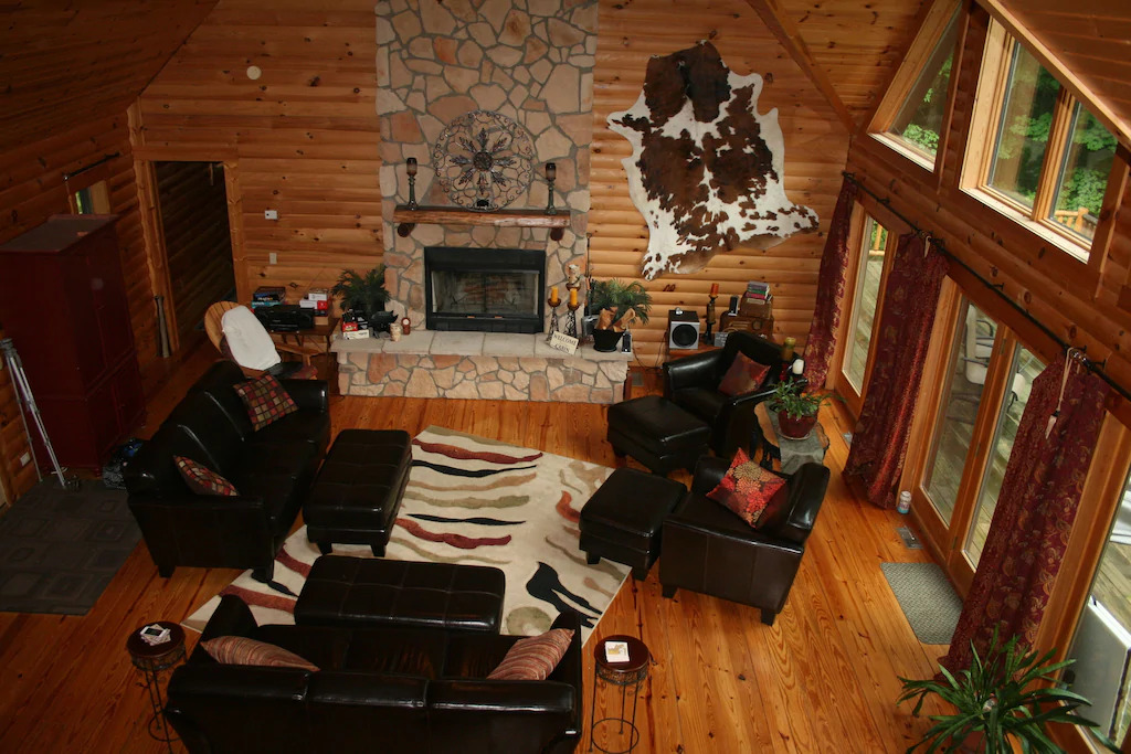 Secluded Romantic Log Cabin in Mohican Area
